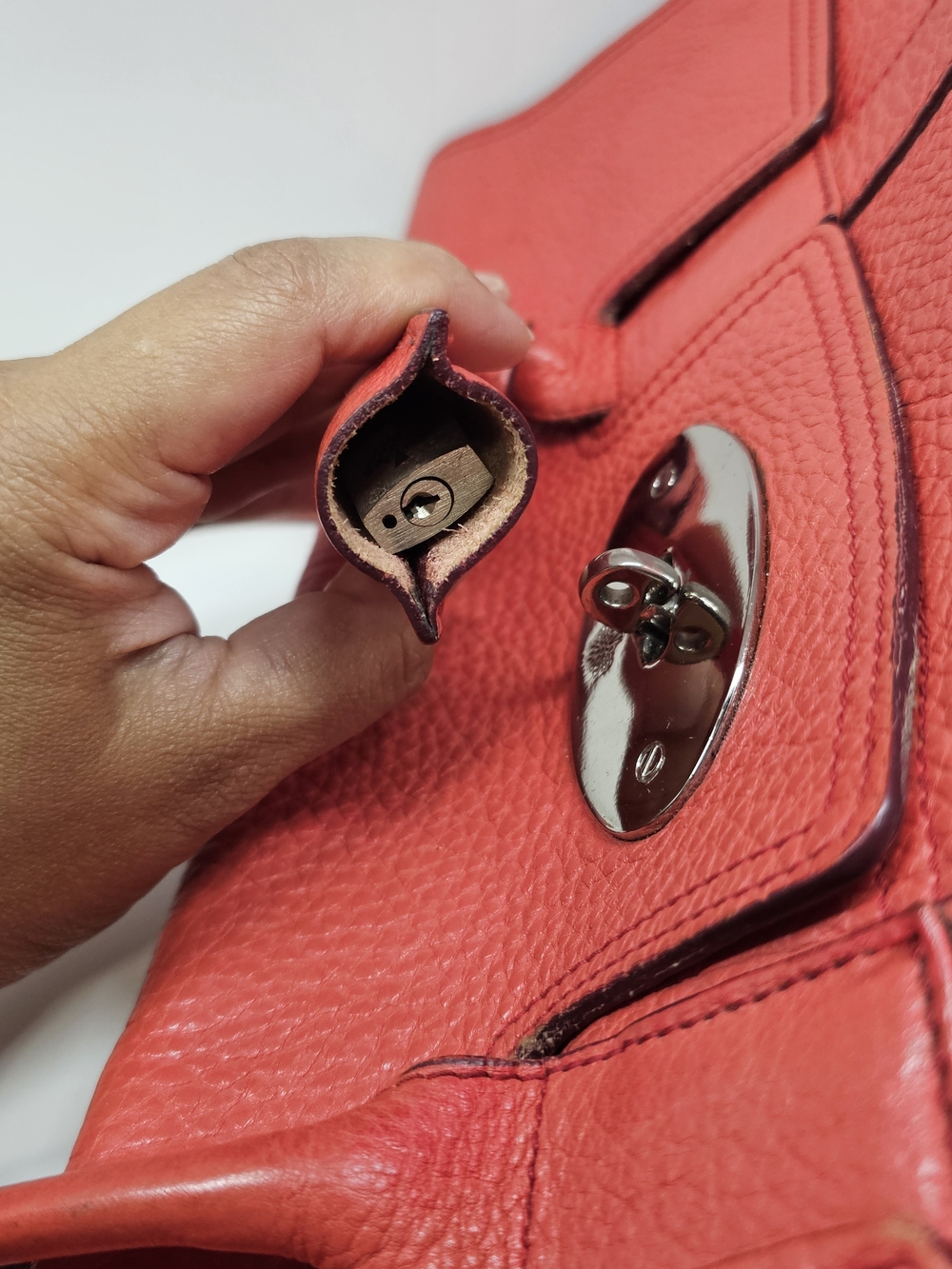 Mulberry Bayswater Red Leather Satchel with Turn-Lock Detail - Picture 11 of 16